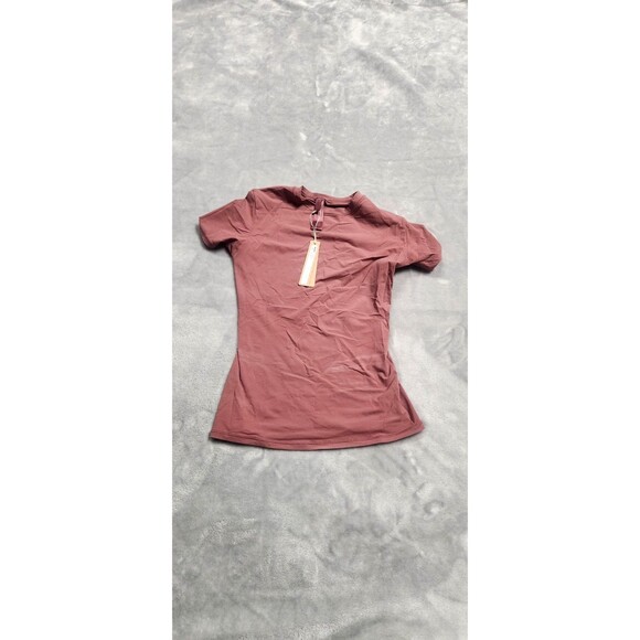 SKIMS XS Beet Red Fits Everybody Short Sleeve T-Shirt TP-TSH-9048 NWT - Picture 1 of 6